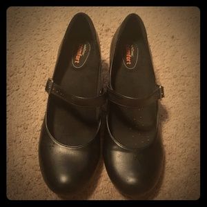 Black Slip resistant pumps